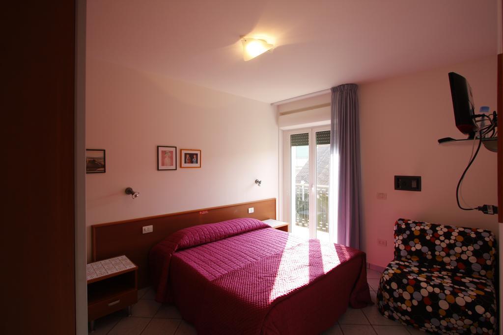 Casa Vacanze Villa Spina Σαν Μπενεντέτο ντελ Τρόντο Δωμάτιο φωτογραφία